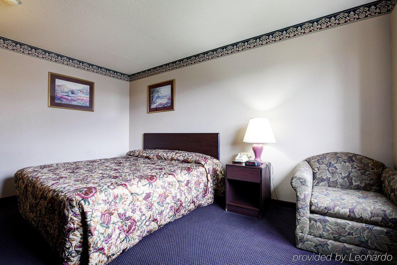 Hotel Super 8 By Wyndham 2*